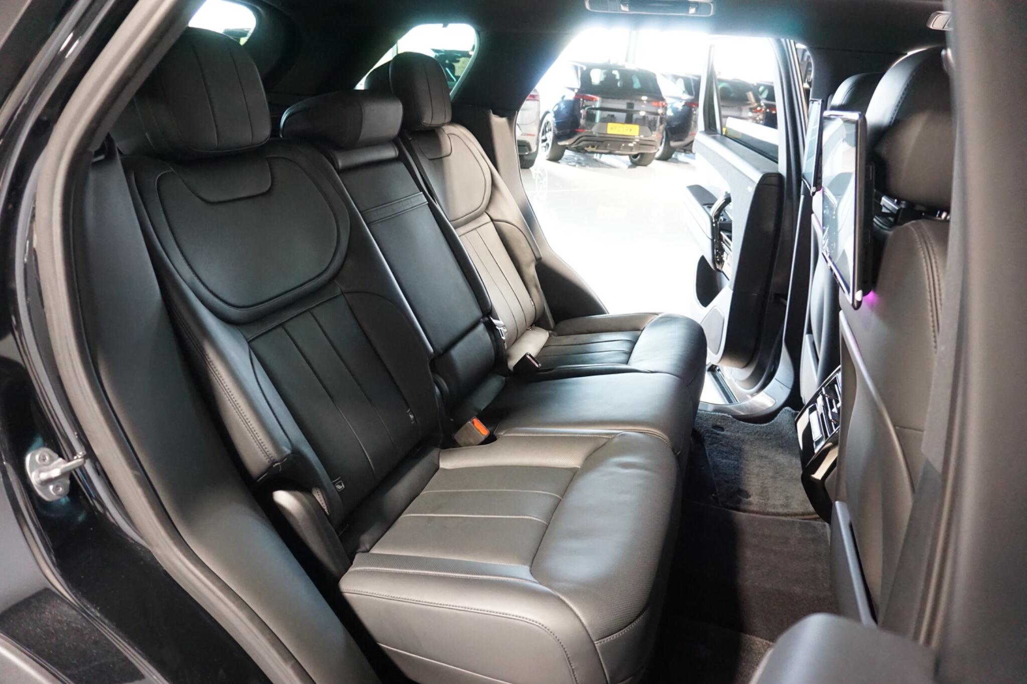 Land Rover Range Rover Sport 3.0 D300 MHEV Dynamic SE SUV 5dr Diesel Auto 4WD Euro 6 (s/s) (300 ps)